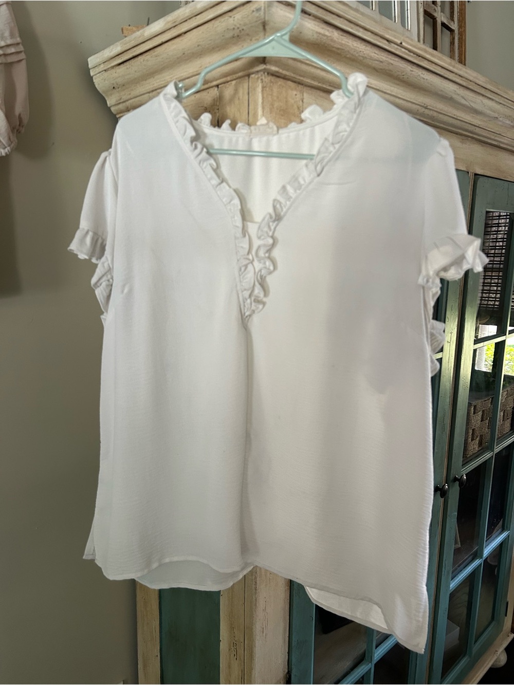 1.4.3. Story by Line Up White Ruffle V-Neck Short Sleeve Blouse